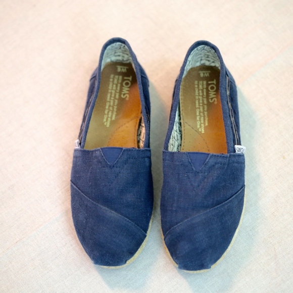 Navy Blue Toms size 6 new condition - Picture 4 of 8